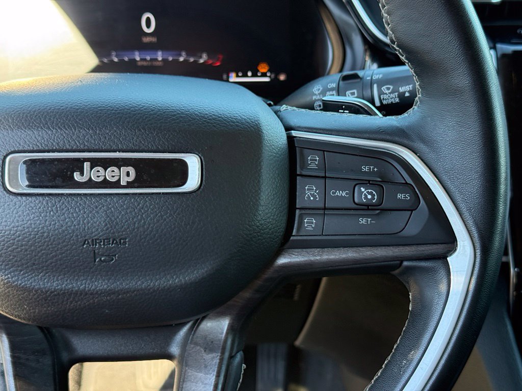 Used 2022 Jeep Grand Cherokee L Limited AWD/4WD image 16