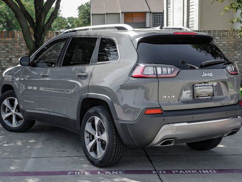 Used 2021 Jeep Cherokee Limited w/ Mopar Interior Package image 20