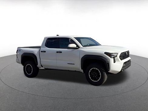 Used 2025 Toyota Tacoma TRD Off-Road AWD/4WD image 2
