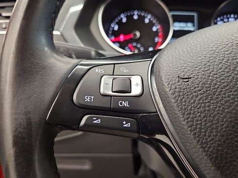 Used 2018 Volkswagen Tiguan SE image 24