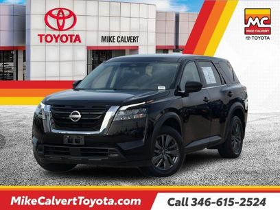 Used 2024 Nissan Pathfinder S w/ Cargo Package