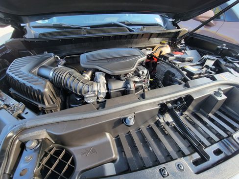 Used 2023 GMC Acadia AT4 w/ Technology Package image 32