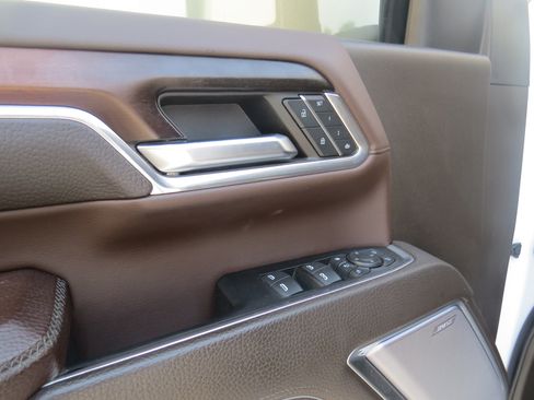 Used 2024 GMC Sierra 3500 Denali w/ Denali Reserve Package AWD/4WD image 19