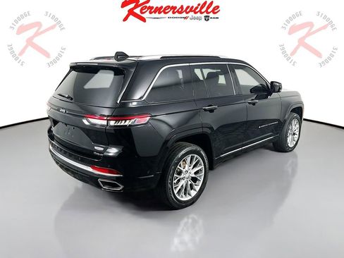 Used 2023 Jeep Grand Cherokee Summit image 7