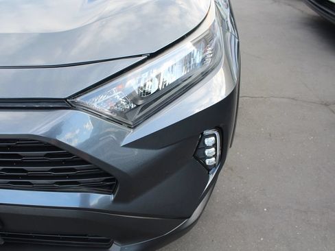 Used 2019 Toyota RAV4 LE w/ Carpet Mat Package FWD image 10