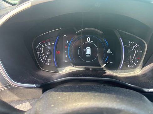 Used 2019 Hyundai Santa Fe Limited image 16