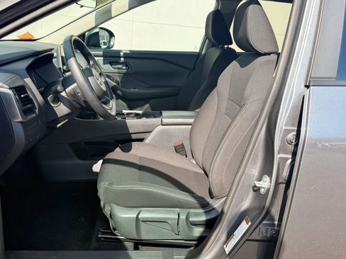 Used 2024 Nissan Rogue S FWD image 12