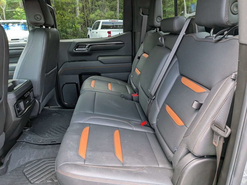 Used 2024 GMC Sierra 1500 AT4 w/ AT4 Premium Package AWD/4WD image 14