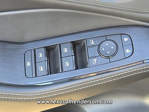 Used 2025 Nissan Rogue SV w/ SV Premium Package FWD image 21