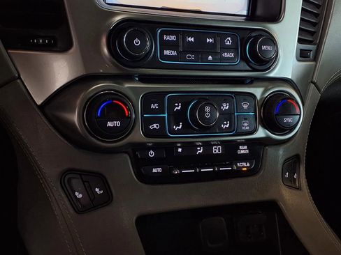 Used 2018 Chevrolet Tahoe LT w/ LT Signature Package AWD/4WD image 25