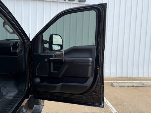 Used 2019 Ford F250 Lariat w/ Chrome Package AWD/4WD image 24