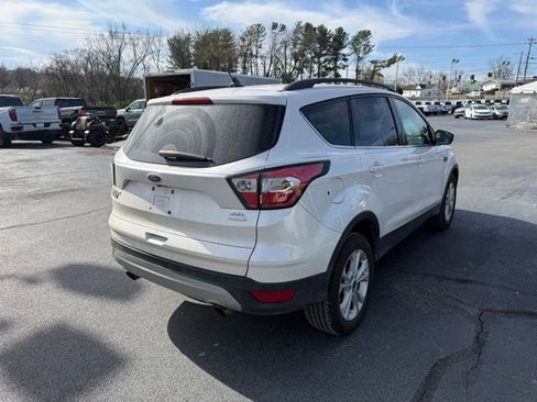 Used 2018 Ford Escape SEL image 4