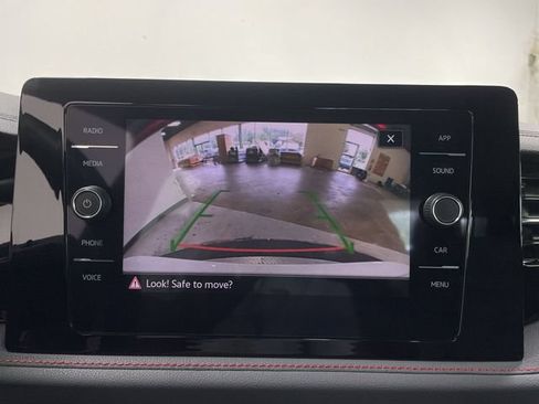 Used 2025 Volkswagen Jetta GLI Autobahn FWD image 17