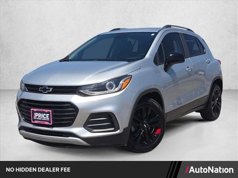 Used 2020 Chevrolet Trax LT w/ Redline Edition FWD image 1