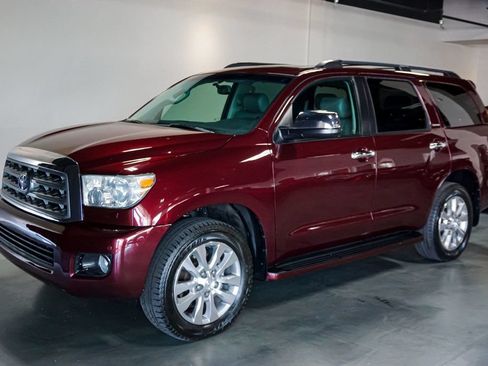 Used 2010 Toyota Sequoia Limited AWD/4WD image 5