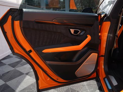 Used 2022 Lamborghini Urus image 44
