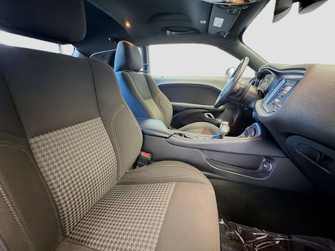 Used 2021 Dodge Challenger SXT image 17