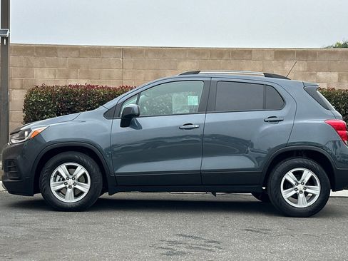 Used 2022 Chevrolet Trax LT w/ LT Convenience Package image 7