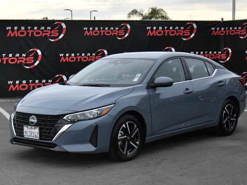 Used 2024 Nissan Sentra SV image 3
