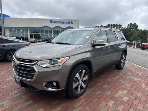 Used 2018 Chevrolet Traverse LT w/ LPO, Floor Liner Package FWD image 1
