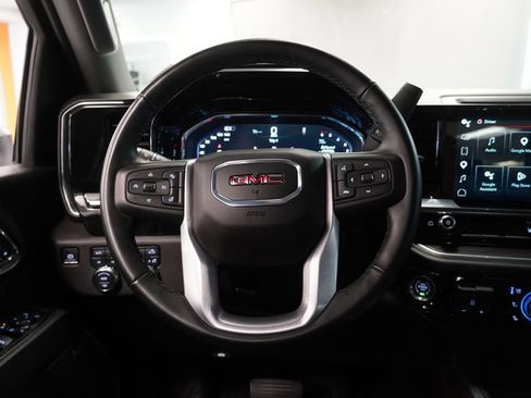 Used 2024 GMC Sierra 3500 SLT w/ SLT Convenience Package AWD/4WD image 18