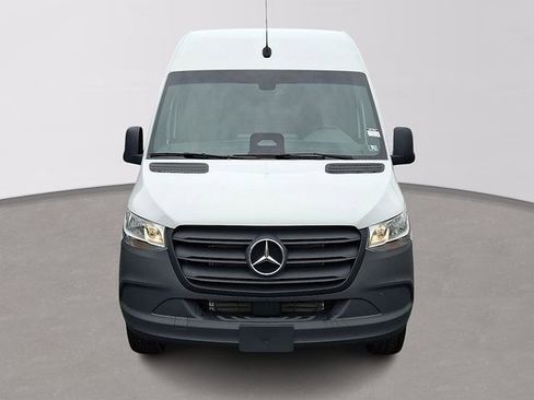 Used 2025 Mercedes-Benz Sprinter 2500 image 2