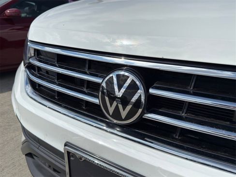 Used 2022 Volkswagen Tiguan SE image 5