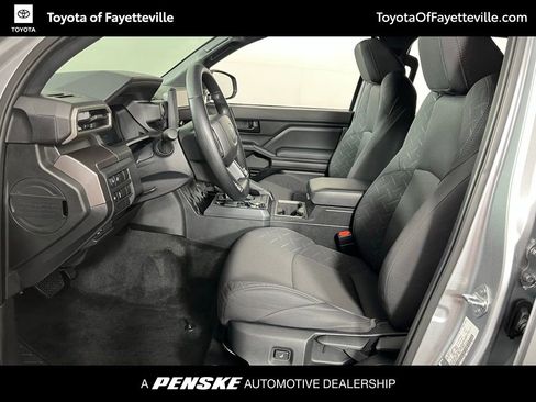 Certified 2025 Toyota Tacoma SR5 AWD/4WD image 21