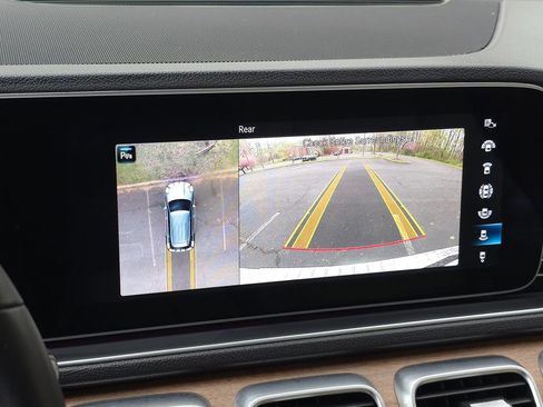 Used 2023 Mercedes-Benz GLE 350 4MATIC w/ AMG Line Exterior image 34