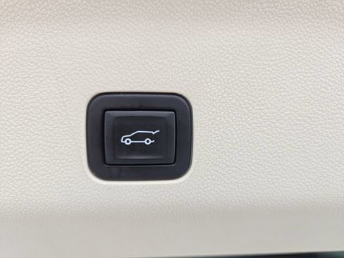 Certified 2023 Cadillac Escalade Premium Luxury Platinum w/ LPO, Radiant Package AWD/4WD image 40