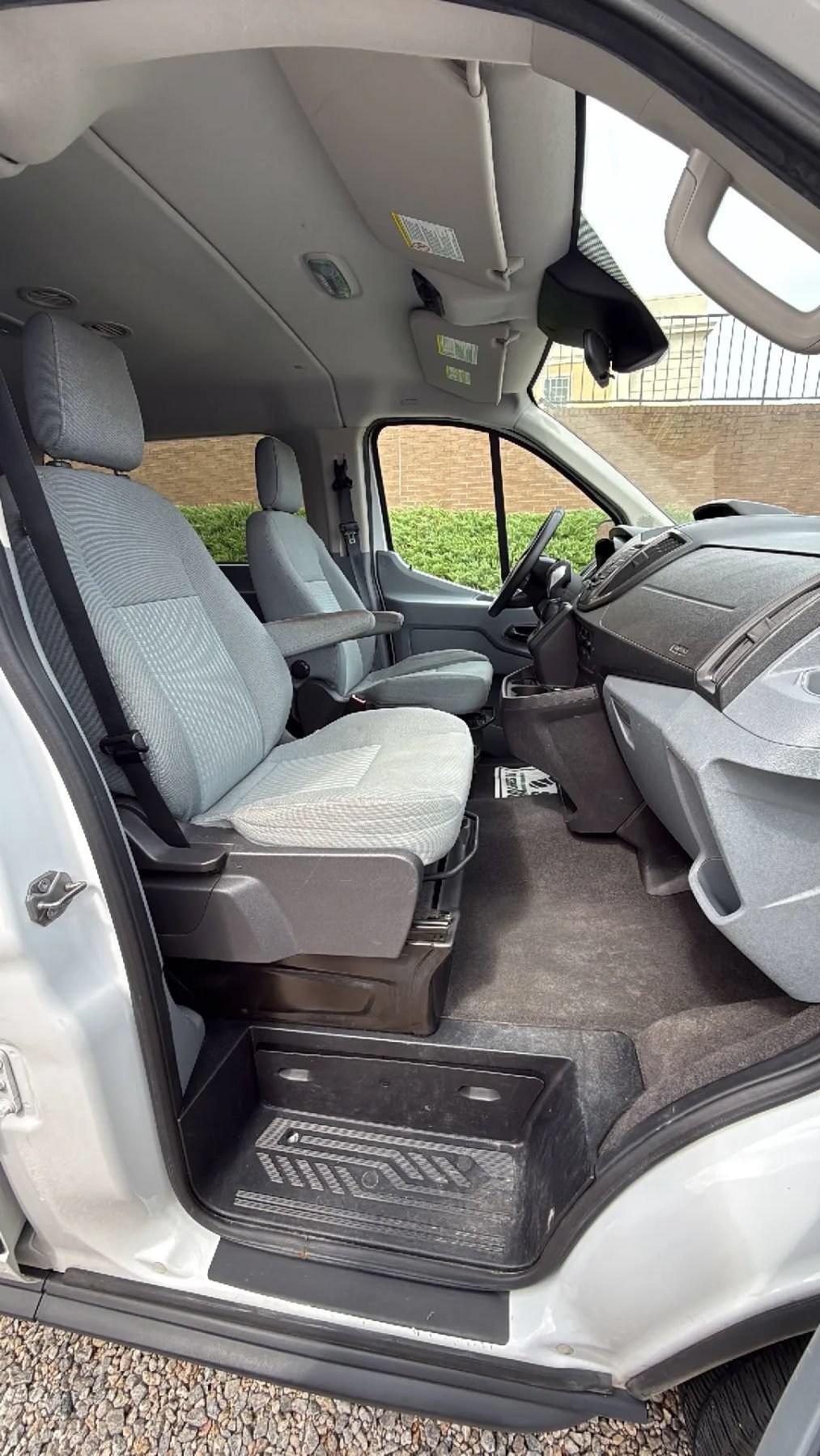 Used 2015 Ford Transit 350 XLT RWD image 23