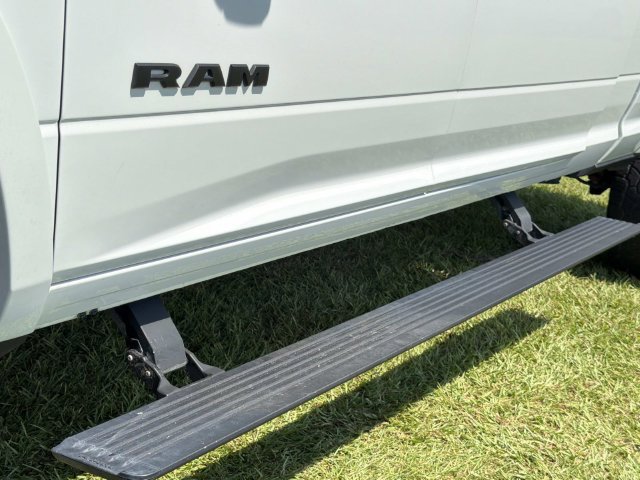 Used 2025 RAM 2500 Laramie AWD/4WD image 19