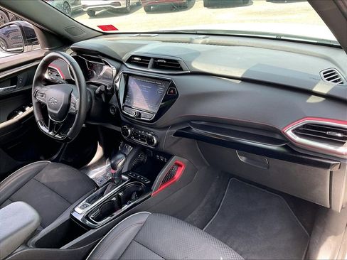Used 2023 Chevrolet TrailBlazer RS w/ Sun and Liftgate Package AWD/4WD image 13