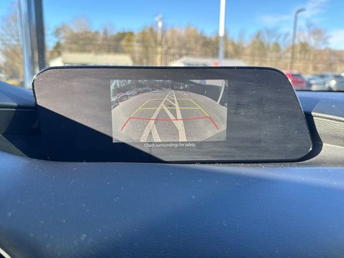 Used 2022 MAZDA MAZDA3 s image 22