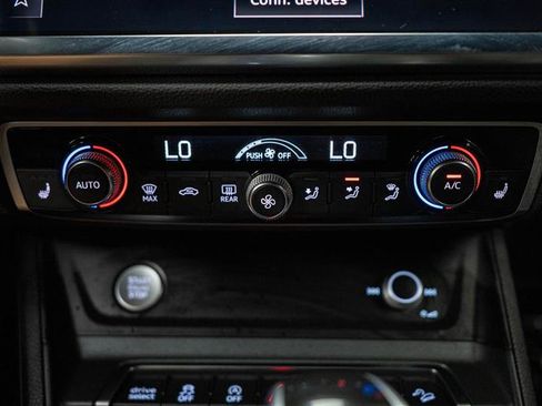 Used 2020 Audi Q3 2.0T Premium Plus w/ Premium Plus Package image 22