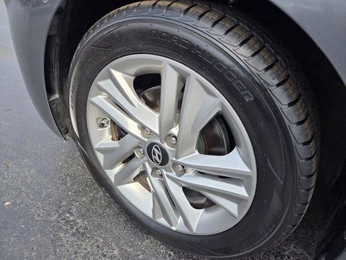 Used 2019 Hyundai Elantra SEL image 10