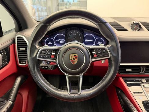 Used 2023 Porsche Cayenne Platinum Edition AWD/4WD image 13