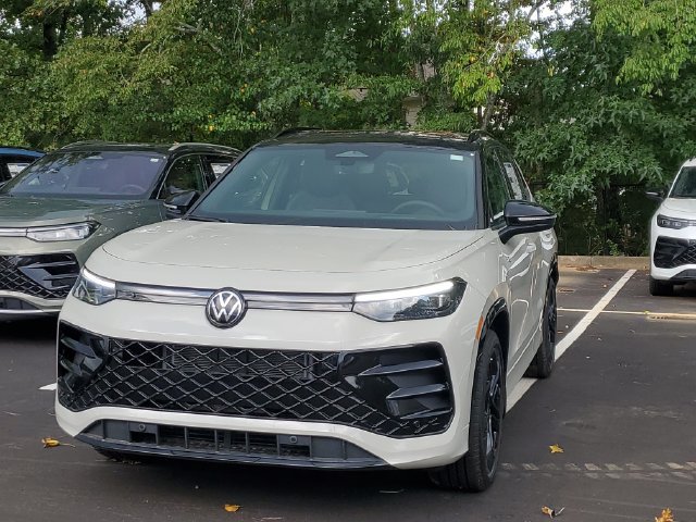 New 2026 Volkswagen Tiguan SE R-Line FWD image 37
