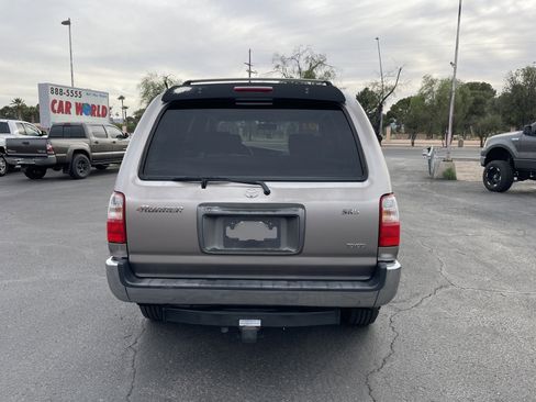 Used 2001 Toyota 4Runner SR5 RWD image 4