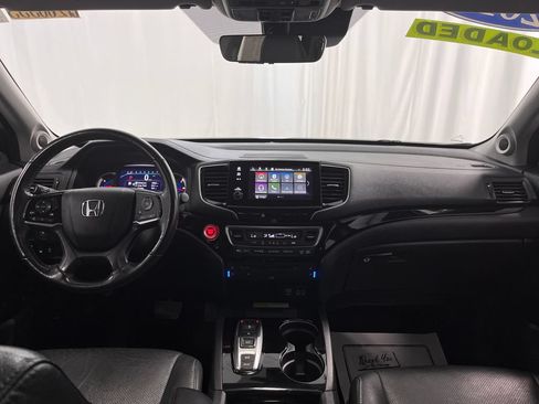 Used 2019 Honda Pilot Touring image 2