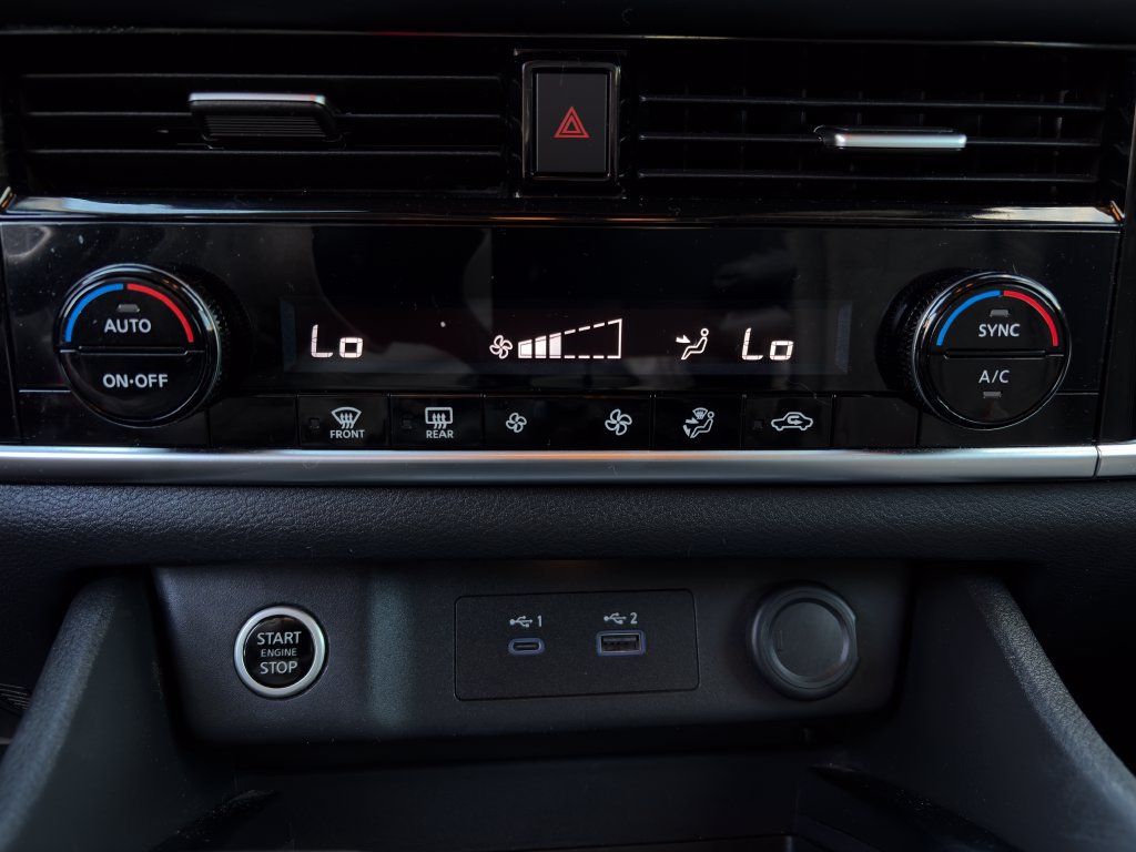 Used 2021 Nissan Rogue SV FWD image 29