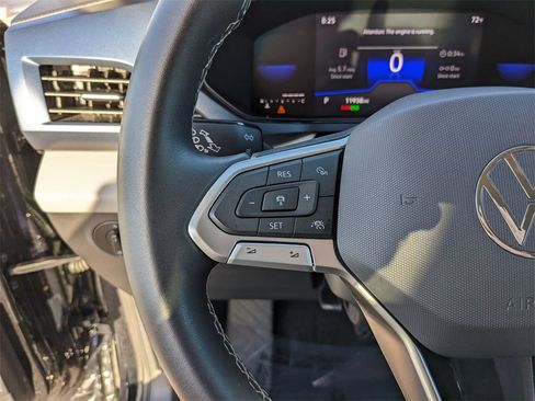 Certified 2022 Volkswagen Taos SE w/ Driver Assistance Package image 28