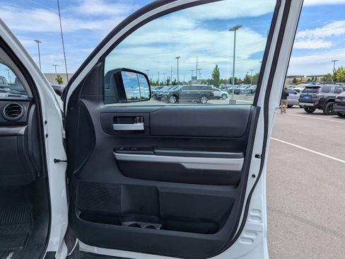 Used 2019 Toyota Tundra SR5 AWD/4WD image 39