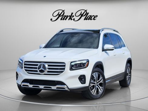 Used 2026 Mercedes-Benz GLB 250 image 1