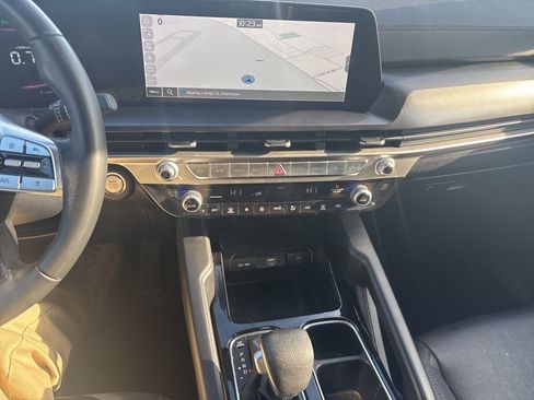 Used 2023 Kia Telluride LX image 10