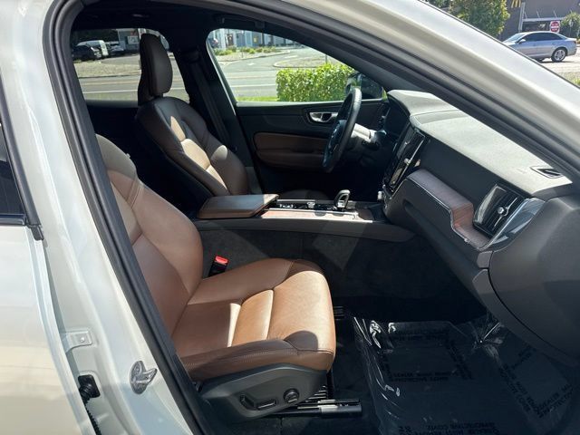 Used 2024 Volvo XC60 B5 Plus w/ Climate Package AWD/4WD image 15