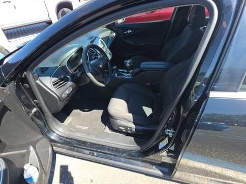 Used 2019 Chevrolet Malibu LT FWD image 3