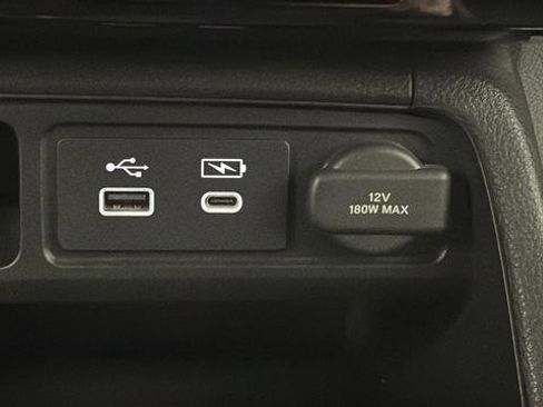Used 2023 Honda Pilot Sport image 32