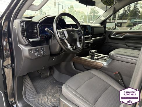 Used 2023 Chevrolet Silverado 1500 LT Trail Boss w/ Protection Package AWD/4WD image 9