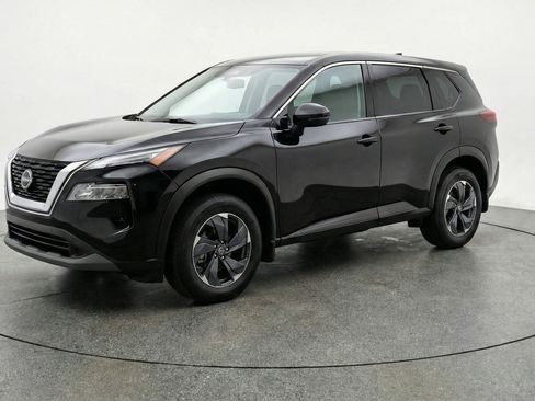 Used 2025 Nissan Rogue SV AWD/4WD image 3
